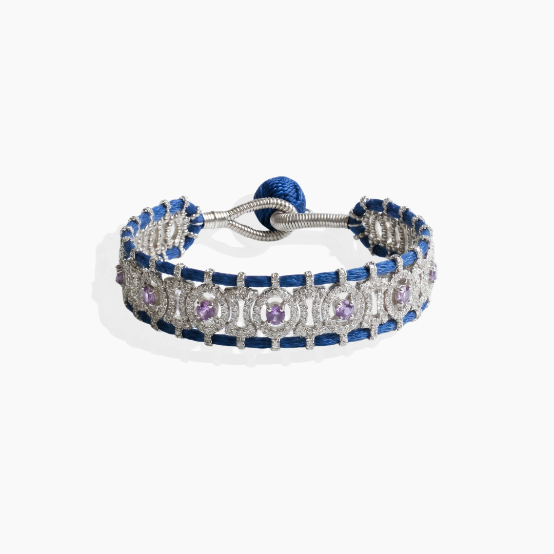 Pulsera boho azul con circonitas engastadas y tejido artesanal